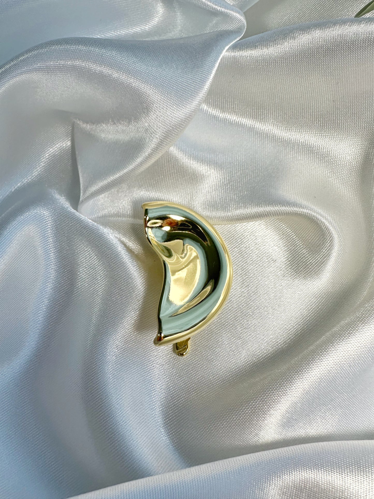 Crescent Earcuff
