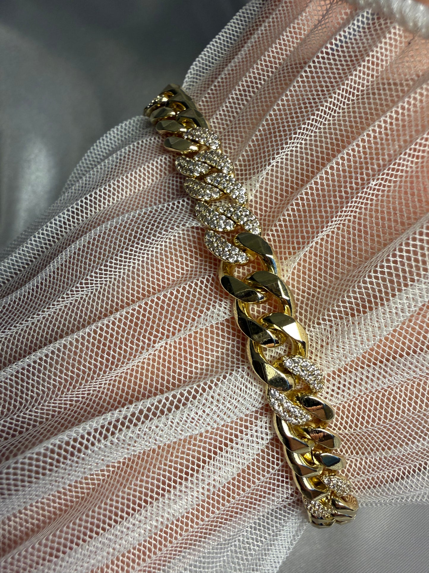 Signature Armband