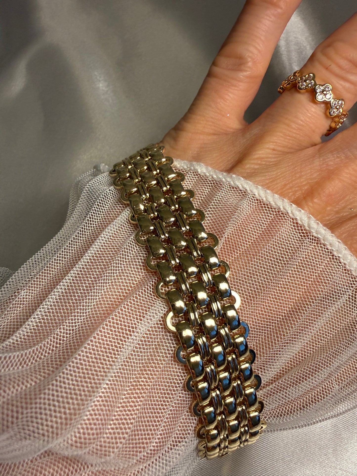 Golden Armband