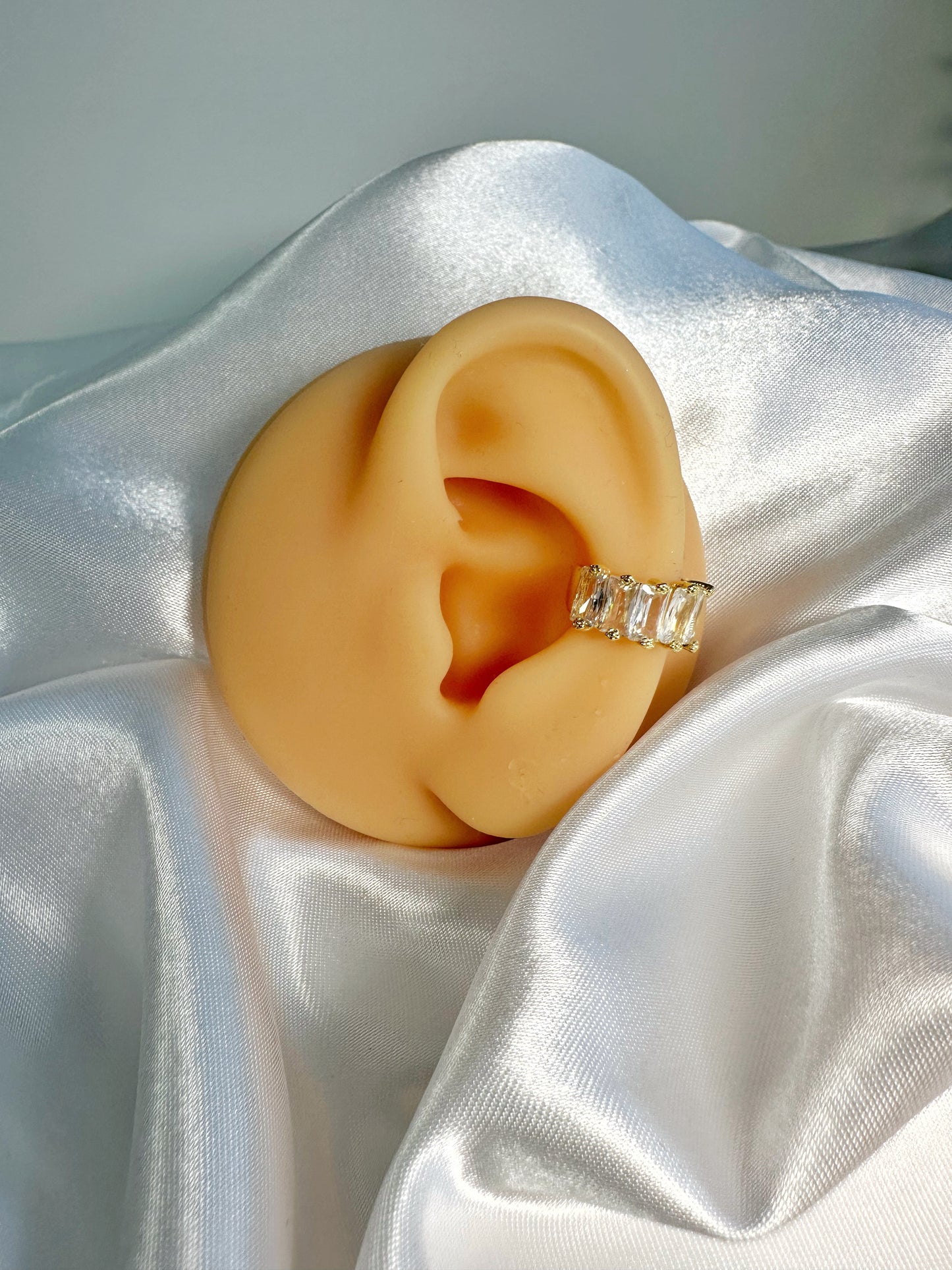 Baguette Stein Earcuff