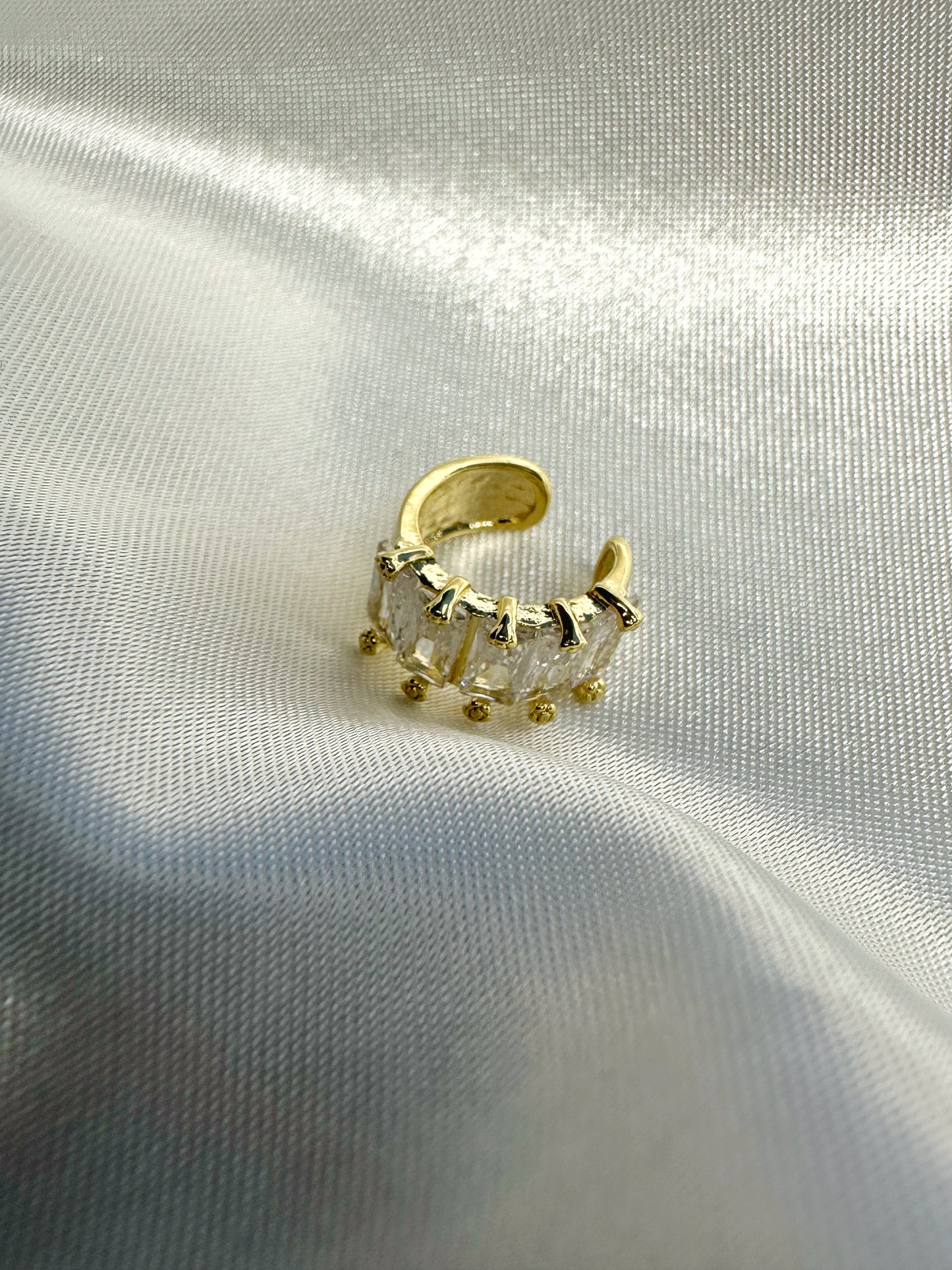 Baguette Stein Earcuff