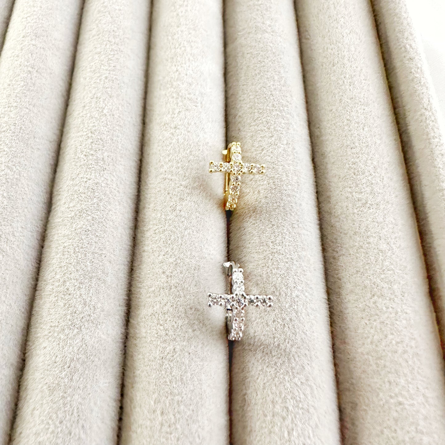Kreuz Medaillon Piercing Gold&Silber