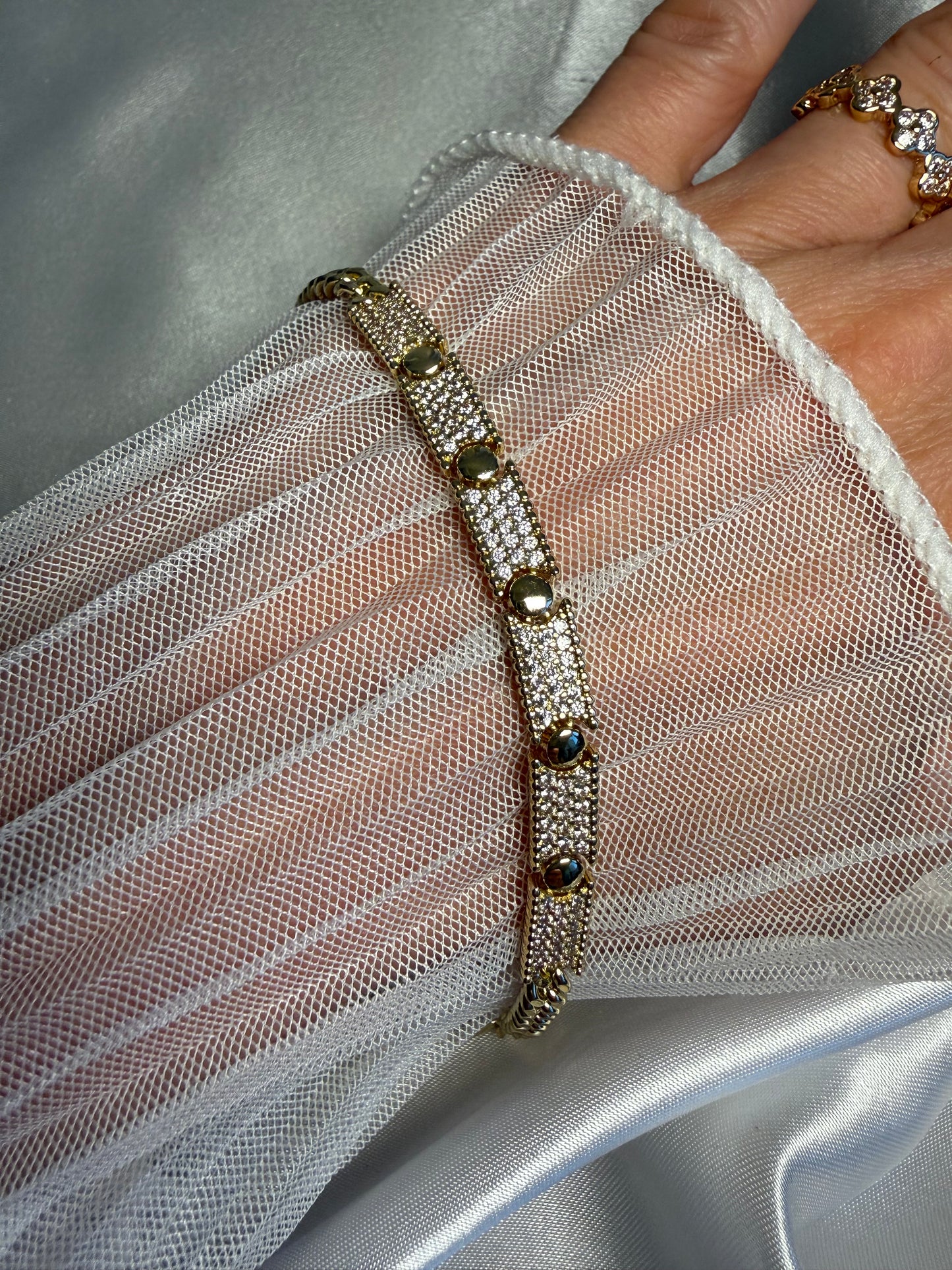 Aura Armband