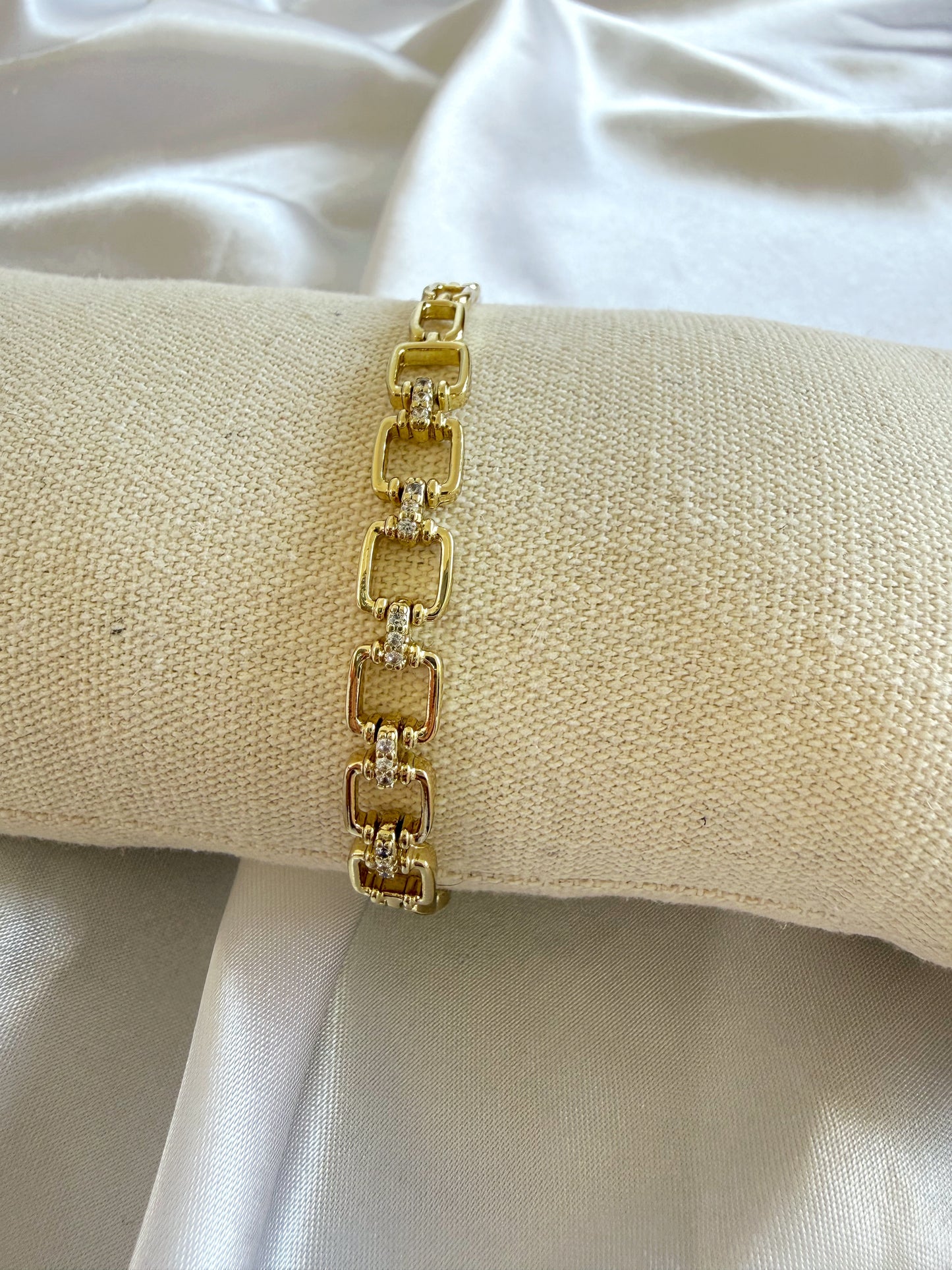Linda Armband