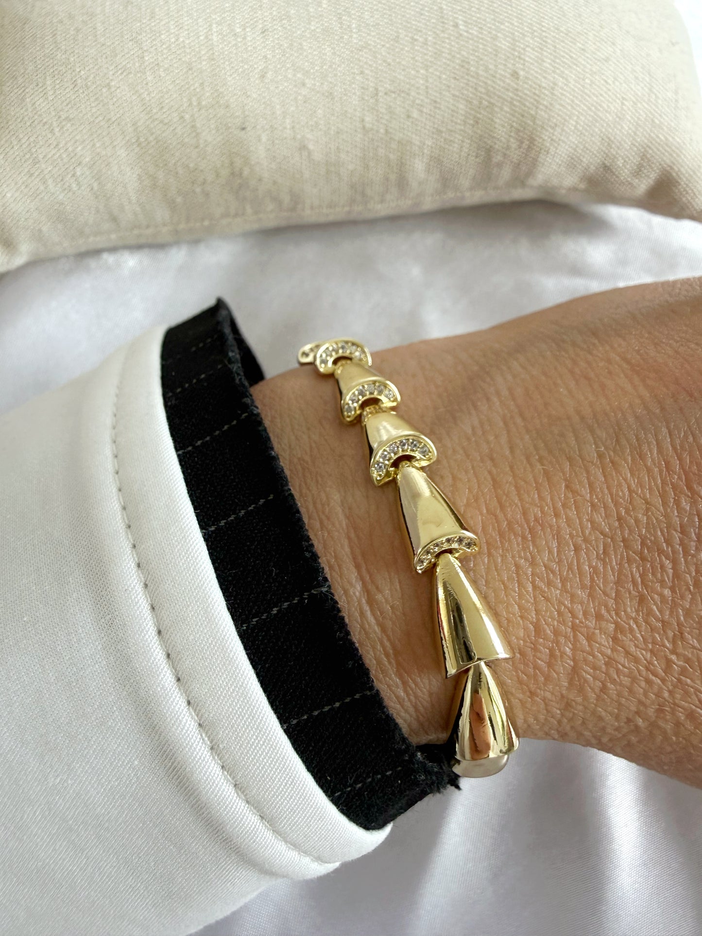 Aurix Armband