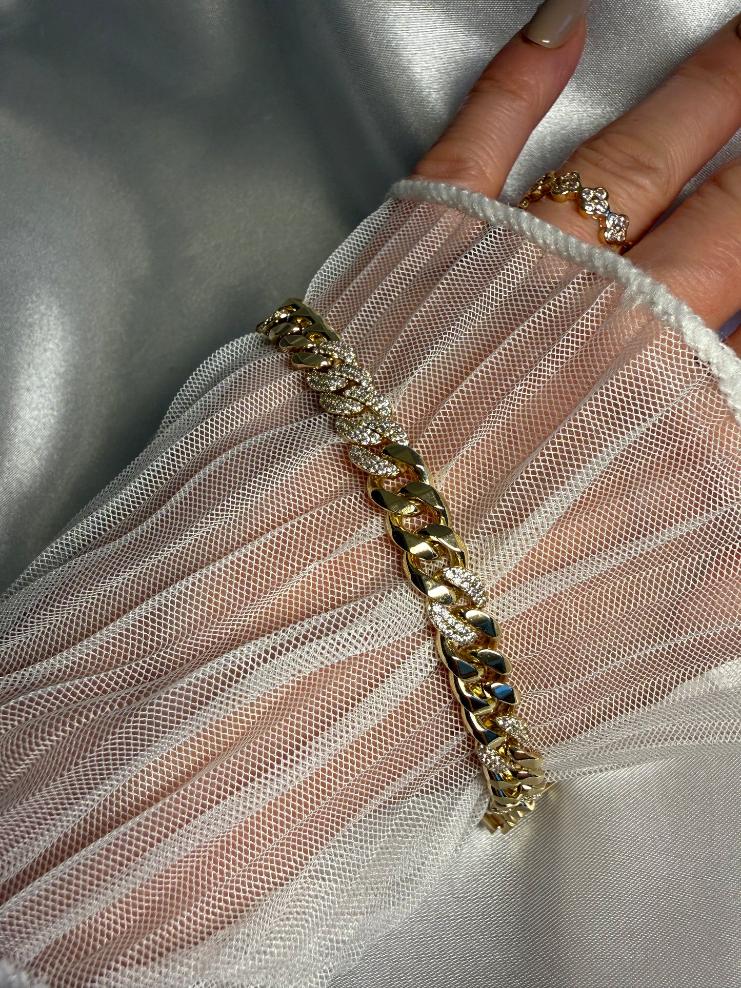 Signature Armband