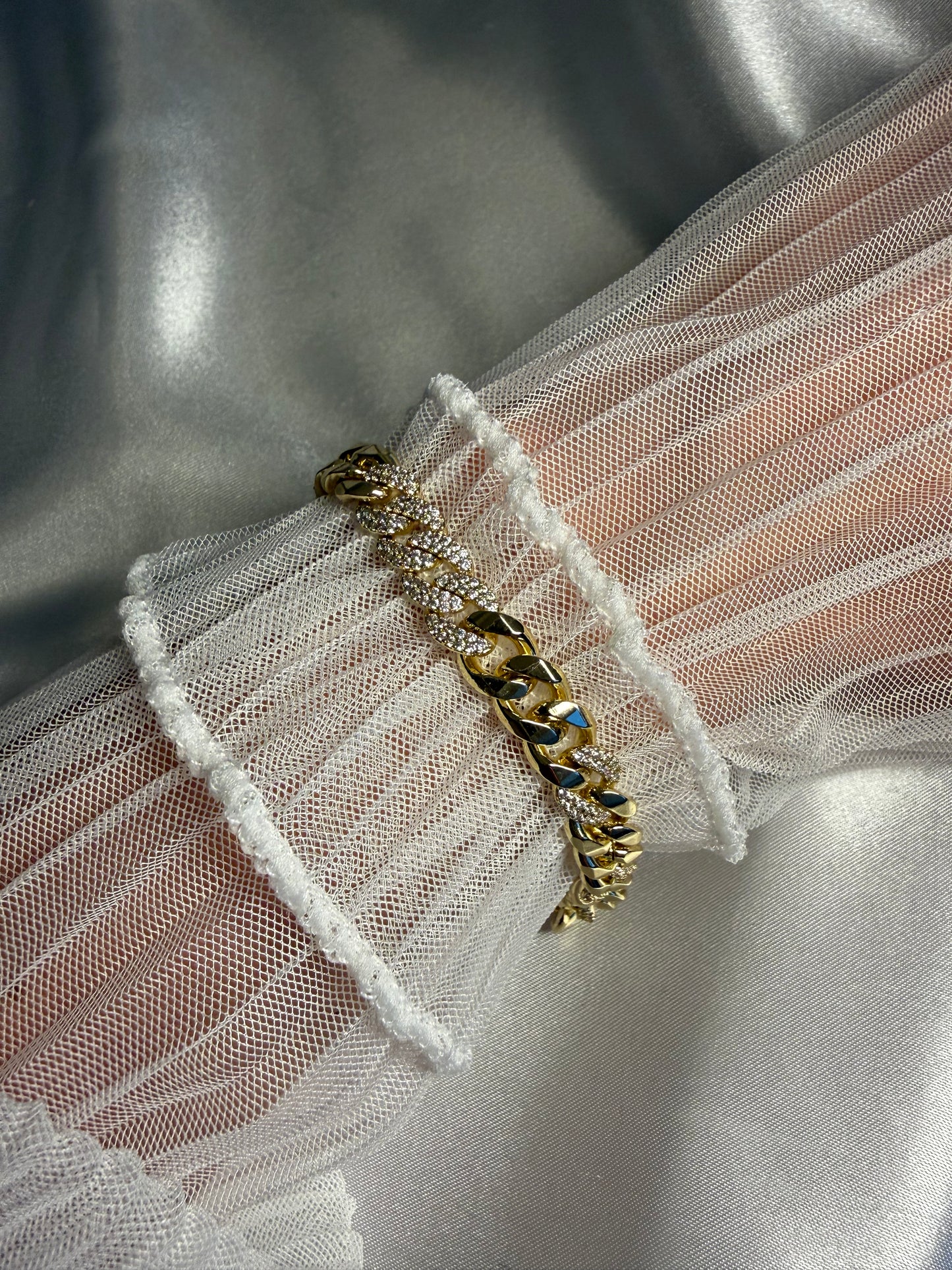 Signature Armband