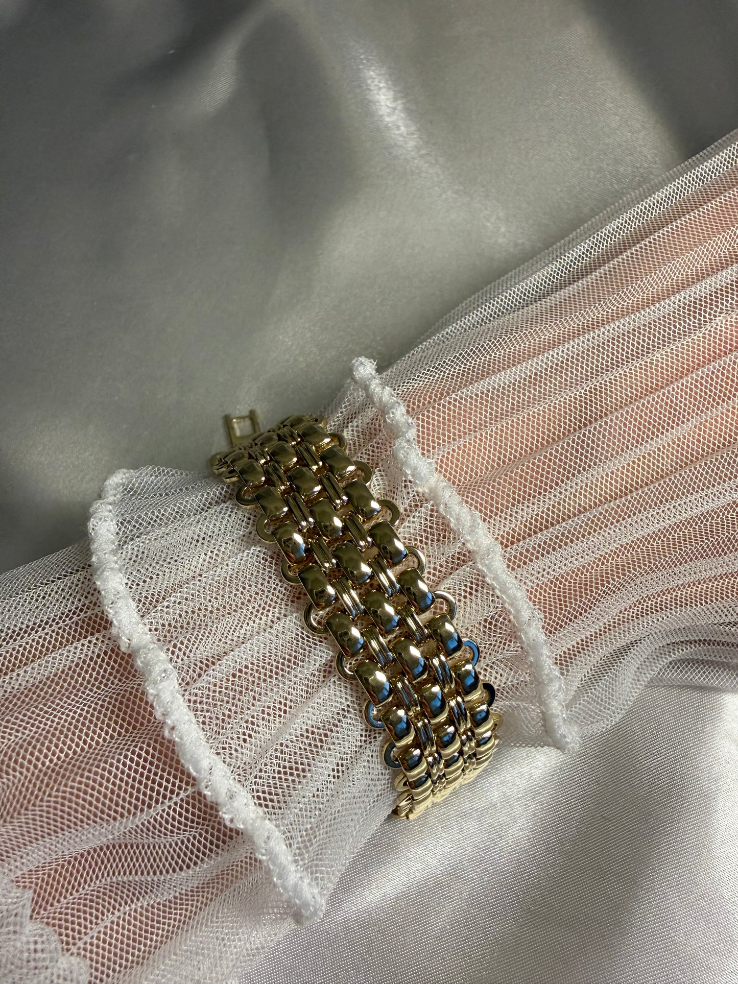 Golden Armband