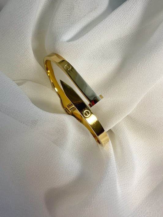 Nail Armband